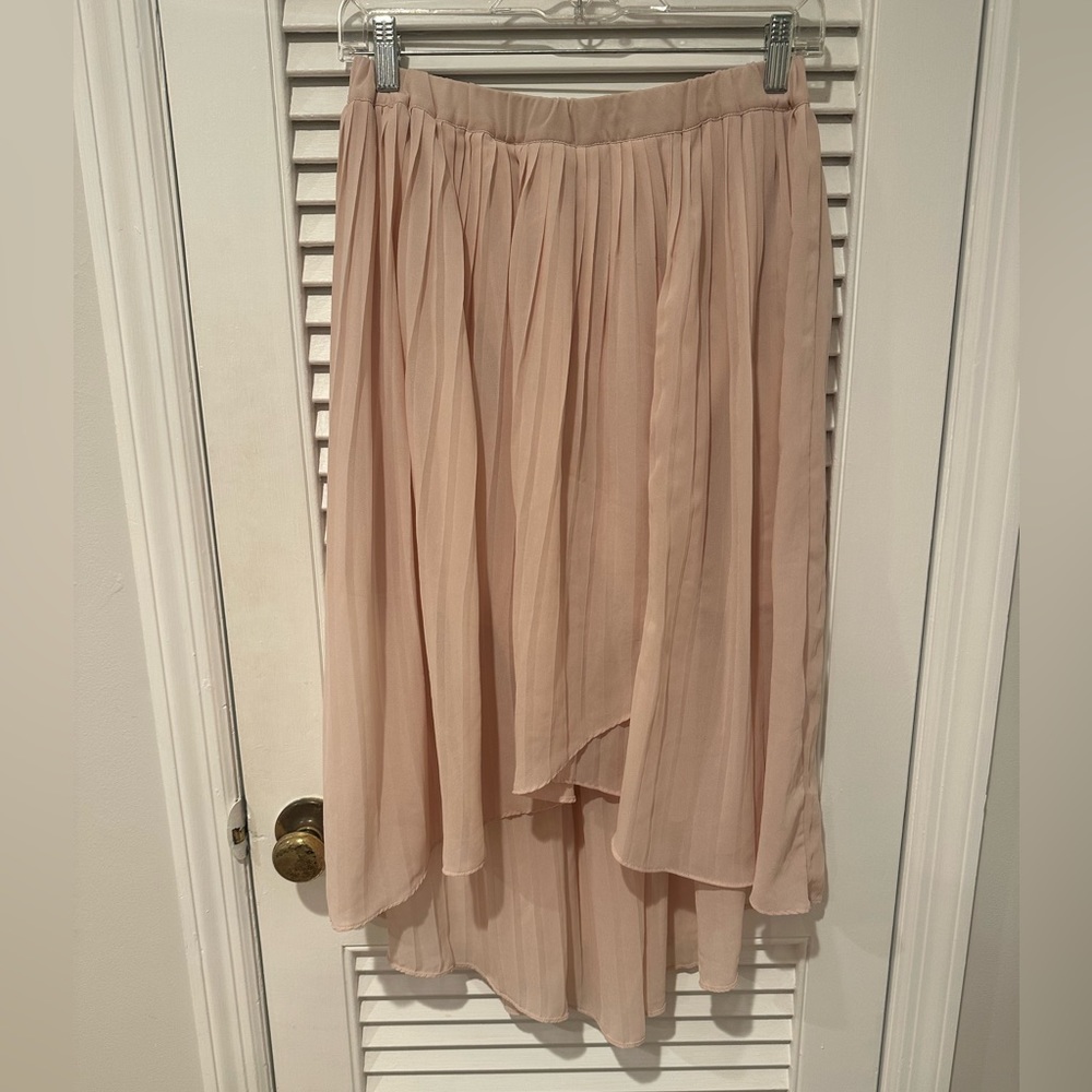 Forever 21 adorable flowy pink skirt